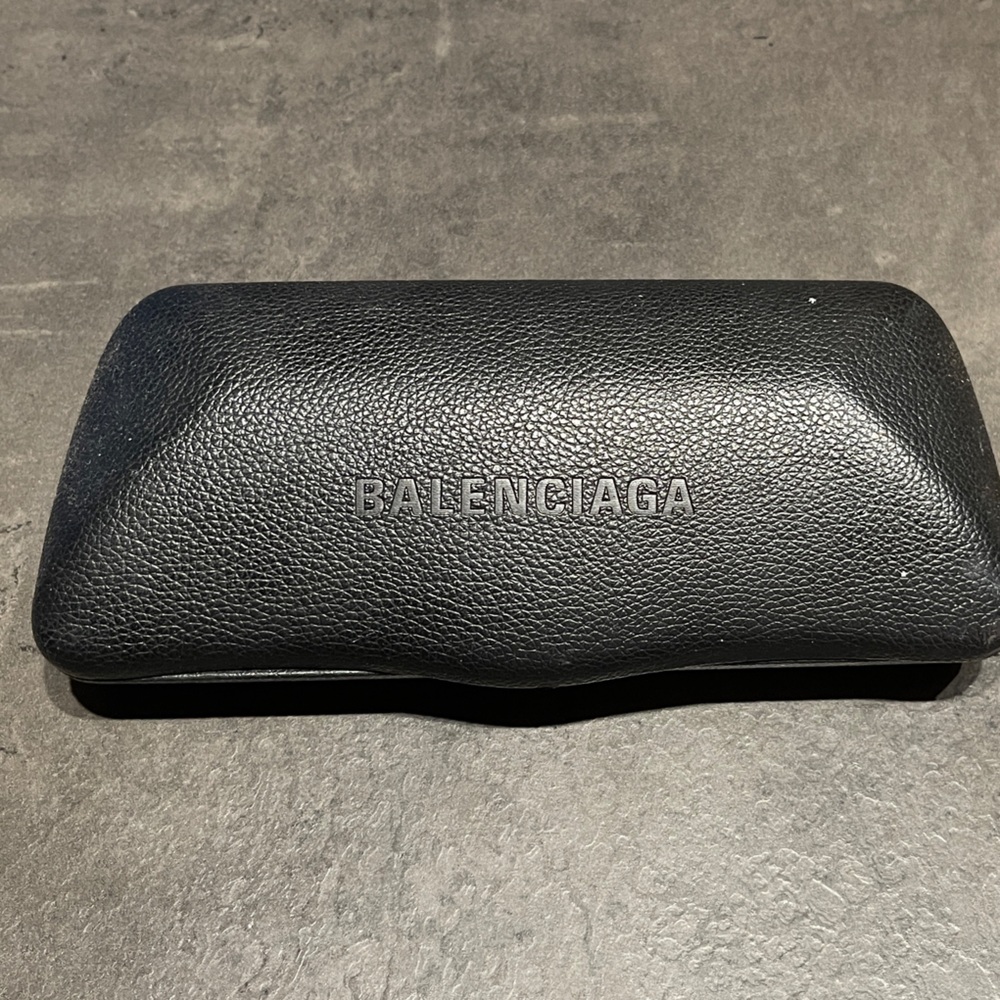 Stylish Transparent Sunglasses - image 5